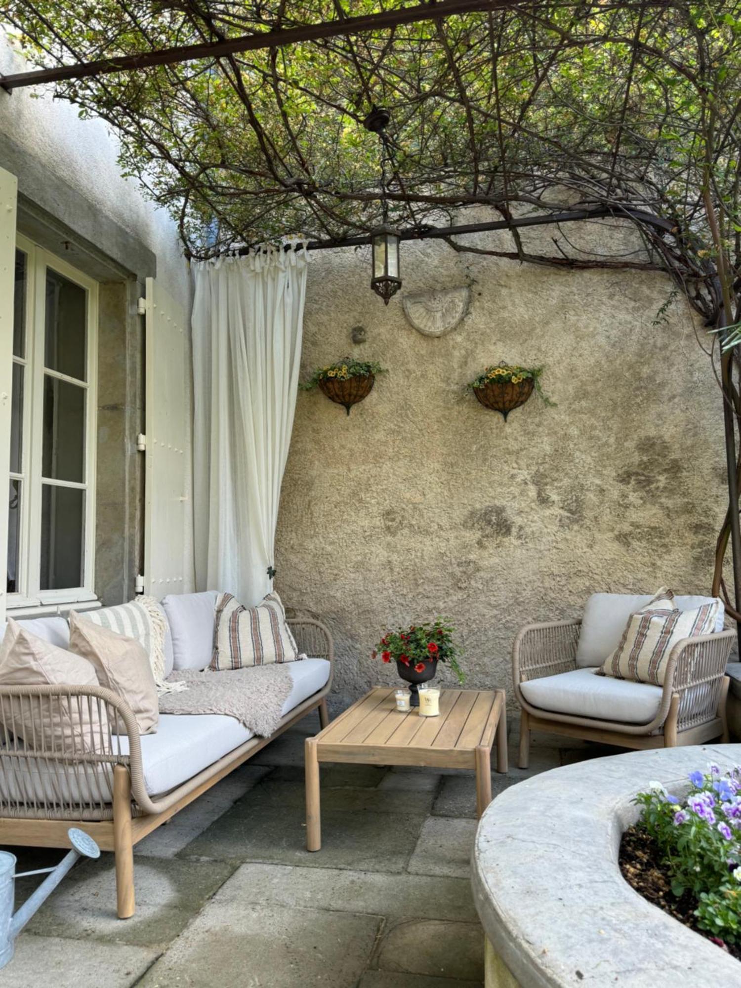 Le Patio Des Senteurs Acomodação com café da manhã Verzeille Exterior foto